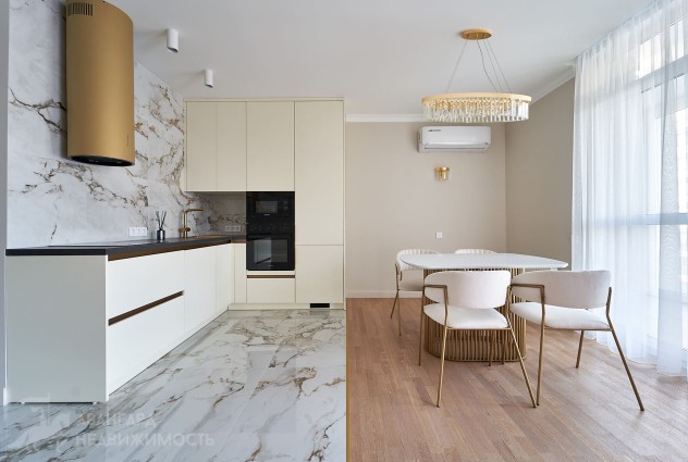 Фото Светлая просторная квартира с абсолютно новым ремонтом возле парка — 29