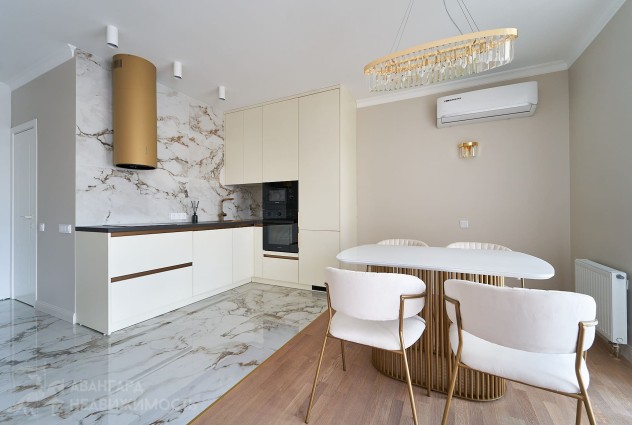 Фото Светлая просторная квартира с абсолютно новым ремонтом возле парка — 35