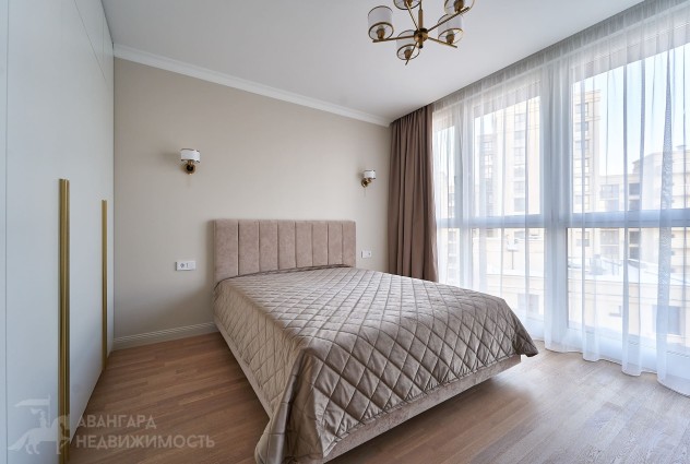 Фото Светлая просторная квартира с абсолютно новым ремонтом возле парка — 55