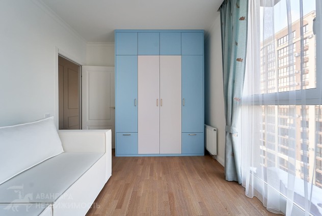 Фото Светлая просторная квартира с абсолютно новым ремонтом возле парка — 59