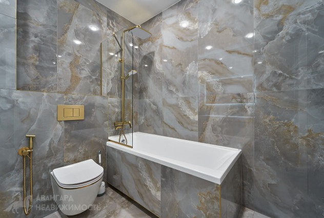 Фото Светлая просторная квартира с абсолютно новым ремонтом возле парка — 67