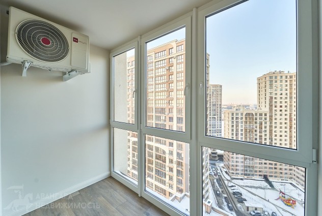 Фото Светлая просторная квартира с абсолютно новым ремонтом возле парка — 73