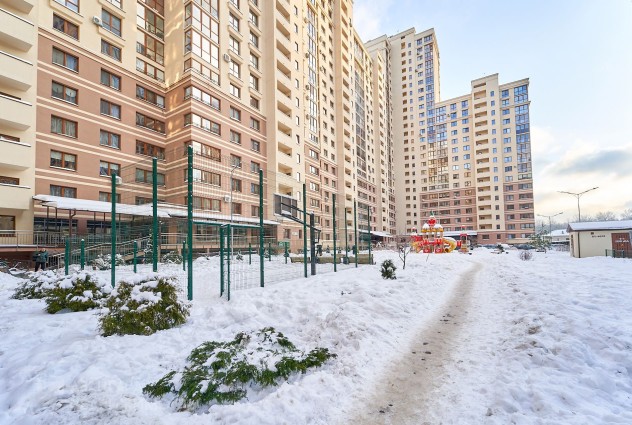 Фото Светлая просторная квартира с абсолютно новым ремонтом возле парка — 81