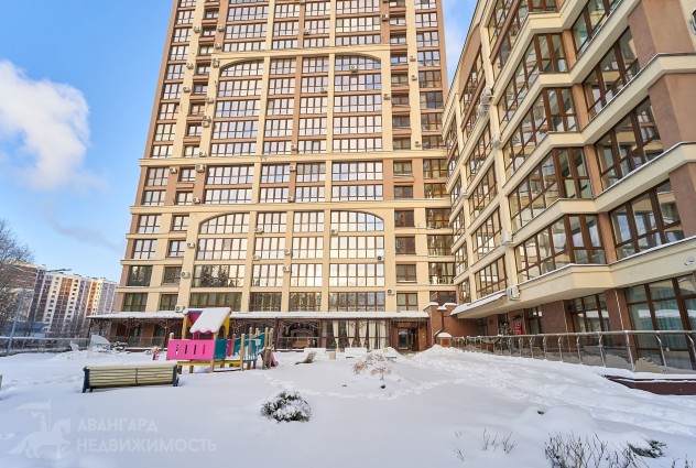 Фото Светлая просторная квартира с абсолютно новым ремонтом возле парка — 83