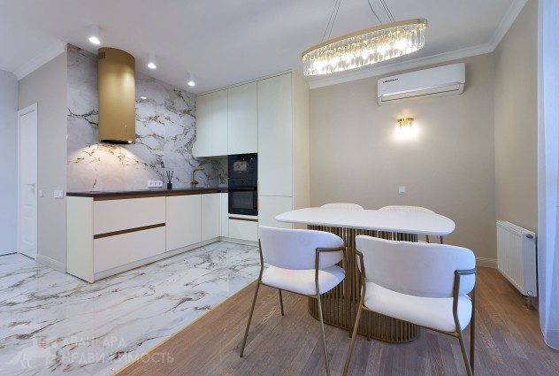 Фото Светлая просторная квартира с абсолютно новым ремонтом возле парка — 13