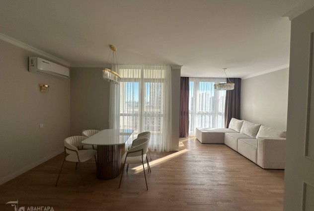 Фото Светлая просторная квартира с абсолютно новым ремонтом возле парка — 1