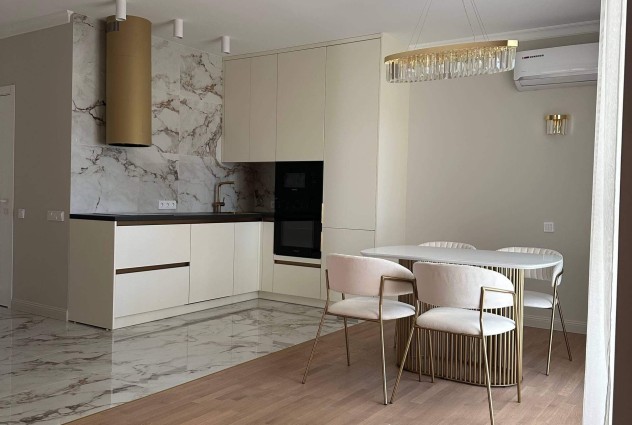 Фото Светлая просторная квартира с абсолютно новым ремонтом возле парка — 17