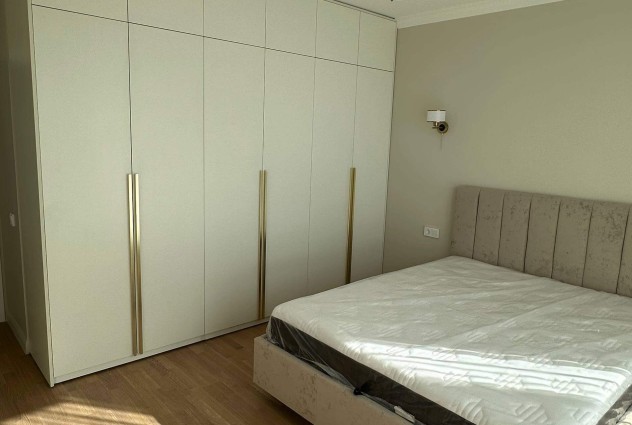 Фото Светлая просторная квартира с абсолютно новым ремонтом возле парка — 27