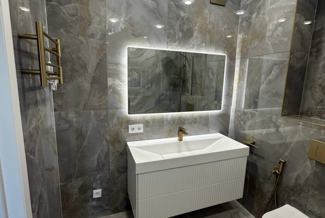 Фото Светлая просторная квартира с абсолютно новым ремонтом возле парка — 31