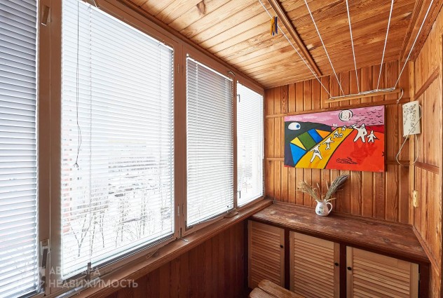 Фото Продается 3комн. квартира у метро Каменная горка: Лобанка 32 — 35