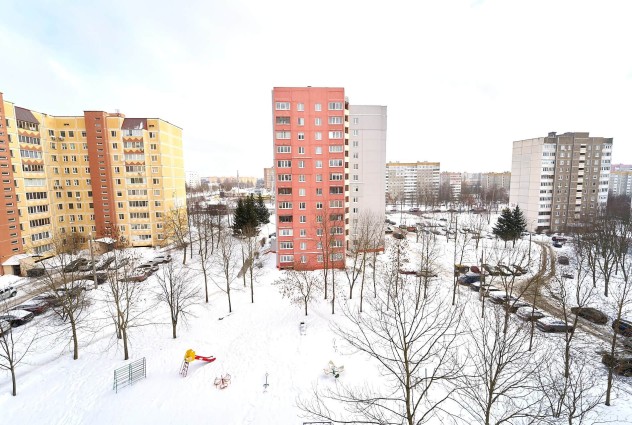 Фото Продается 3комн. квартира у метро Каменная горка: Лобанка 32 — 37