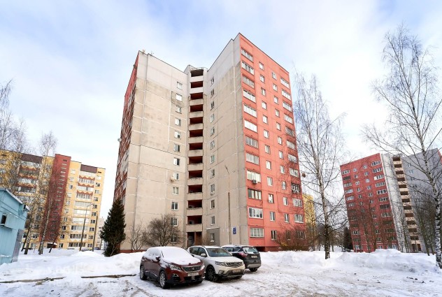Фото Продается 3комн. квартира у метро Каменная горка: Лобанка 32 — 41