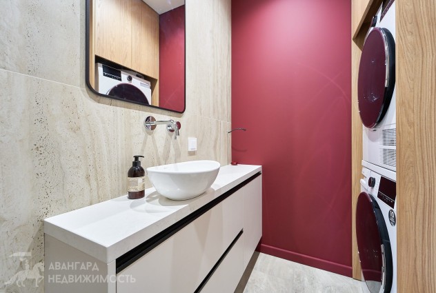 Фото Светлая трехкомнатная квартира с дизайнерским ремонтом возле сквера — 39