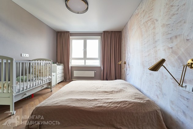 Фото Светлая трехкомнатная квартира с дизайнерским ремонтом возле сквера — 41