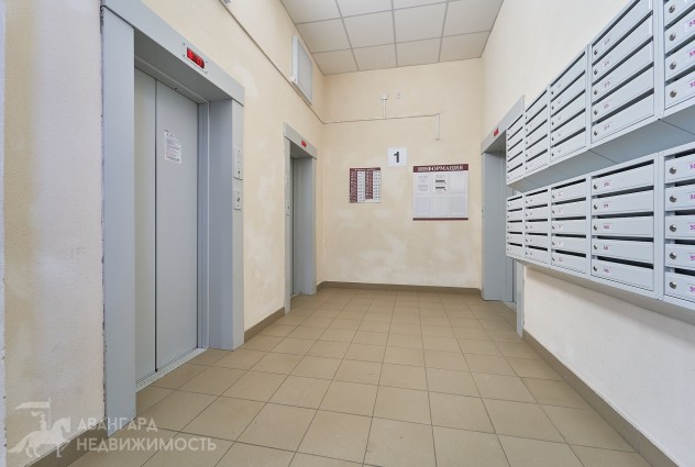 Фото Светлая трехкомнатная квартира с дизайнерским ремонтом возле сквера — 77