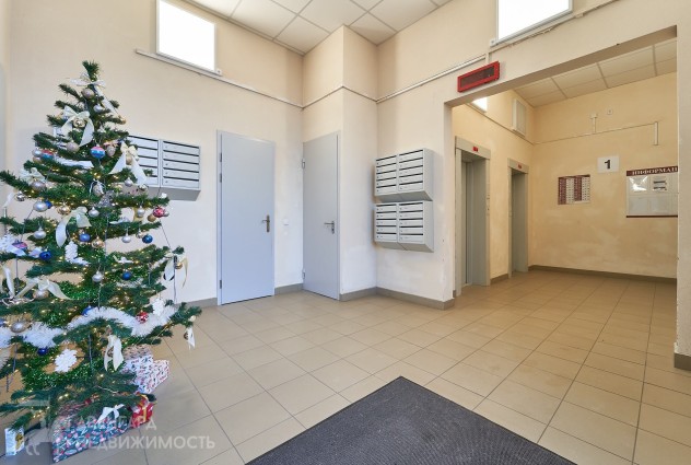 Фото Светлая трехкомнатная квартира с дизайнерским ремонтом возле сквера — 79