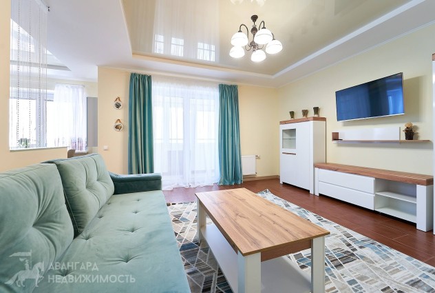 Фото Просторная студия с панорамным видом в мкр. Лебяжий, ул. Мястровская 12. — 9