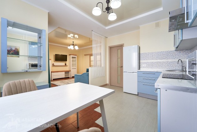 Фото Просторная студия с панорамным видом в мкр. Лебяжий, ул. Мястровская 12. — 15