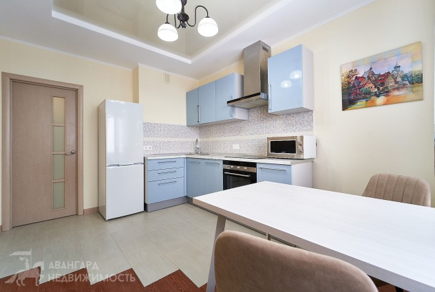 Фото Просторная студия с панорамным видом в мкр. Лебяжий, ул. Мястровская 12. — 17