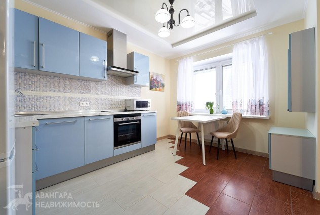 Фото Просторная студия с панорамным видом в мкр. Лебяжий, ул. Мястровская 12. — 19