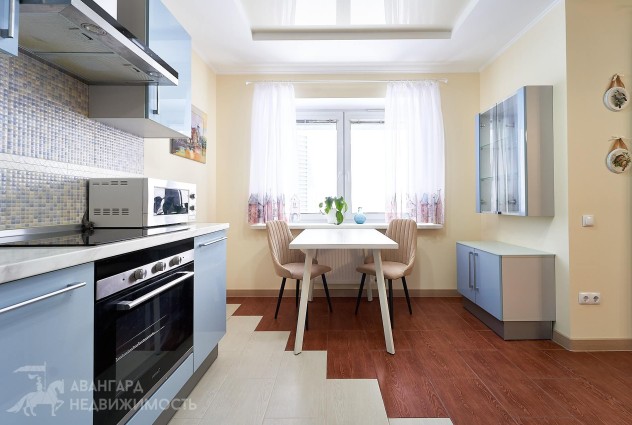 Фото Просторная студия с панорамным видом в мкр. Лебяжий, ул. Мястровская 12. — 21