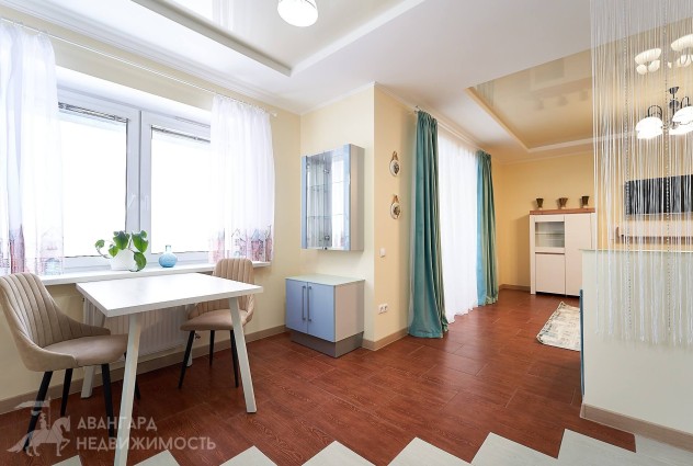 Фото Просторная студия с панорамным видом в мкр. Лебяжий, ул. Мястровская 12. — 23