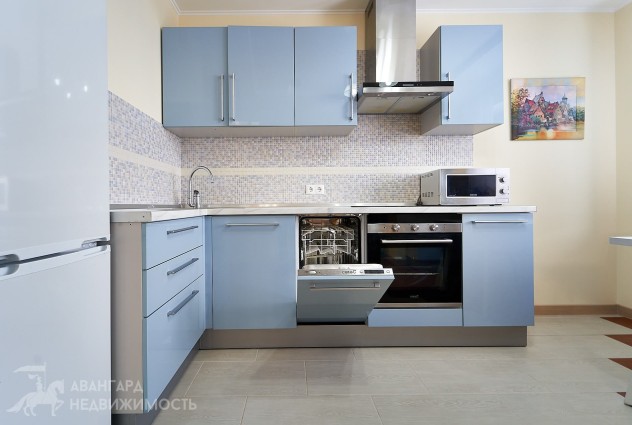 Фото Просторная студия с панорамным видом в мкр. Лебяжий, ул. Мястровская 12. — 27