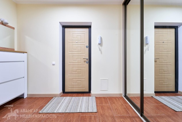 Фото Просторная студия с панорамным видом в мкр. Лебяжий, ул. Мястровская 12. — 29