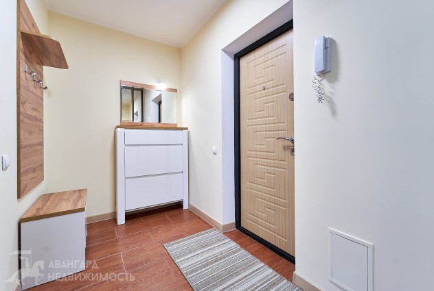 Фото Просторная студия с панорамным видом в мкр. Лебяжий, ул. Мястровская 12. — 31