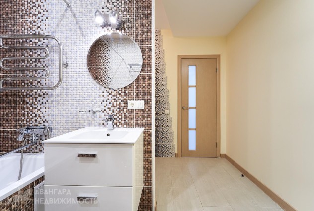 Фото Просторная студия с панорамным видом в мкр. Лебяжий, ул. Мястровская 12. — 45