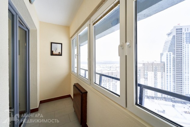 Фото Просторная студия с панорамным видом в мкр. Лебяжий, ул. Мястровская 12. — 47