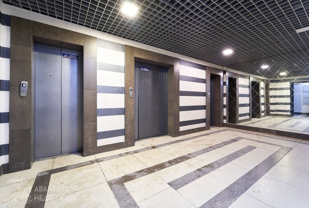 Фото Просторная студия с панорамным видом в мкр. Лебяжий, ул. Мястровская 12. — 53