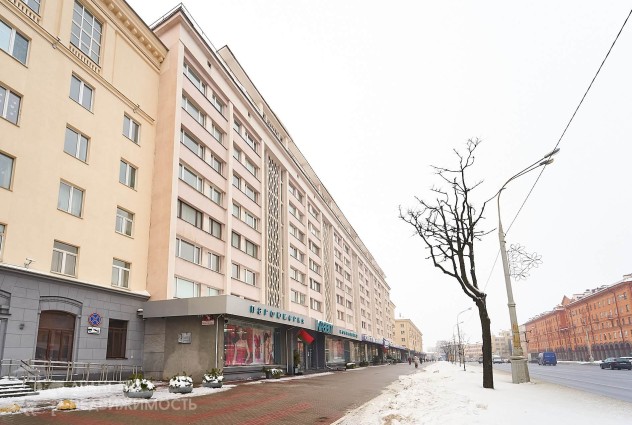 Фото 3 ком. квартира в кирпичном доме с великолепной локацией! — 1