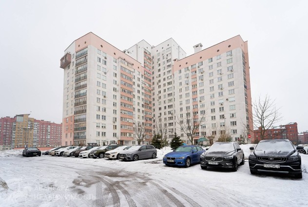 Фото 3 ком. квартира улучшенной планировки, станция метро «Уручье». — 53