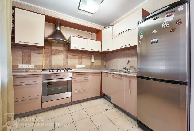 Фото 4-комнатная квартира с отличным ремонтом ул. Парниковая, 9 — 1