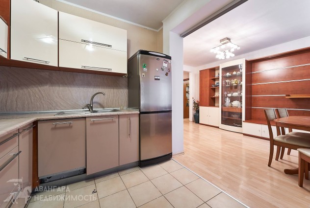 Фото 4-комнатная квартира с отличным ремонтом ул. Парниковая, 9 — 5