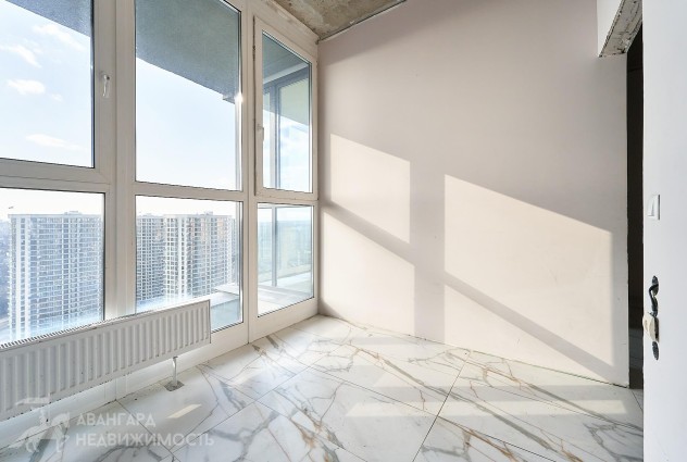 Фото 2-ком. панорамная квартира с потолками 3 м — 5