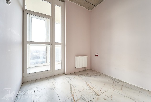 Фото 2-ком. панорамная квартира с потолками 3 м — 9