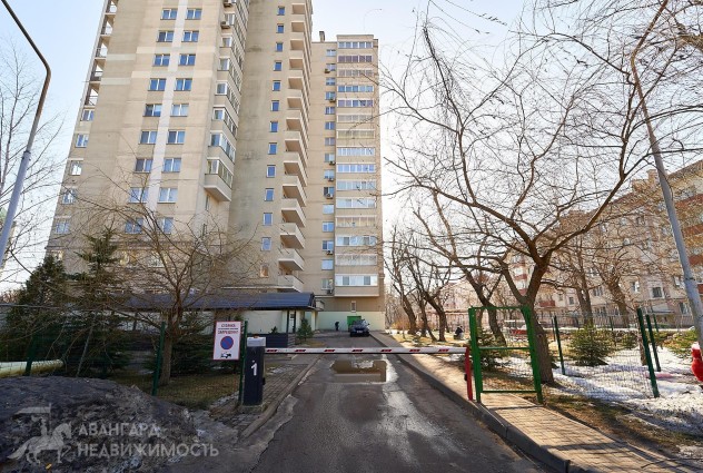 Фото Места хватит всем! Солидные метры в надежном доме.  — 79