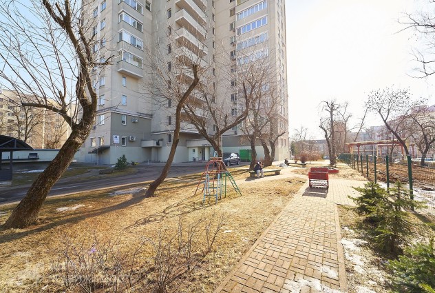 Фото Места хватит всем! Солидные метры в надежном доме.  — 83