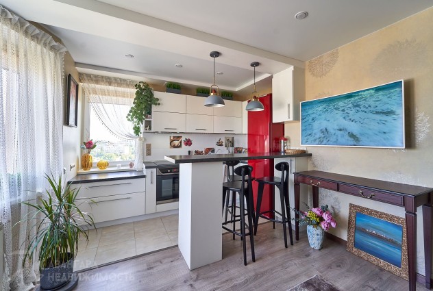 Фото 2-комнатная квартира с отличным ремонтом ул. Бумажкова 37А — 1