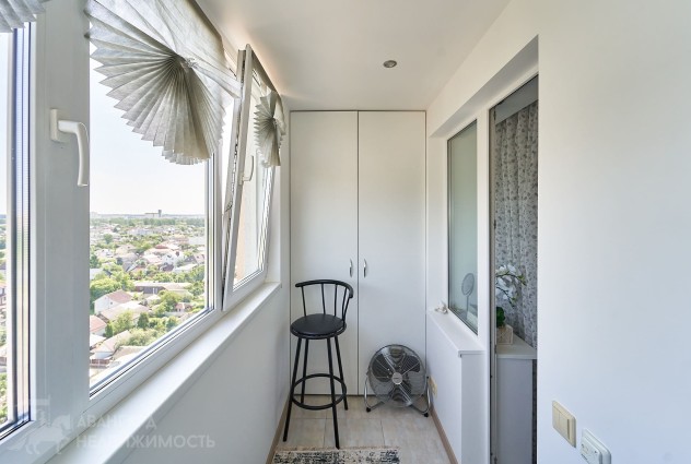 Фото 2-комнатная квартира с отличным ремонтом ул. Бумажкова 37А — 39