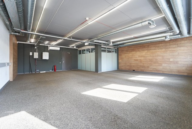 Фото Аренда офиса с отделкой в бизнес-центре по ул. Жуковского — 7