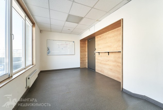 Фото Аренда офиса с отделкой в бизнес-центре по ул. Жуковского — 23