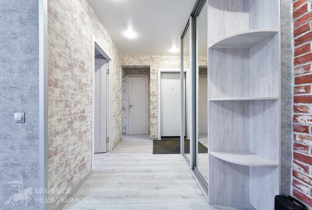 Фото 3-х комнатная квартира с хорошим ремонтом возле метро!  — 7