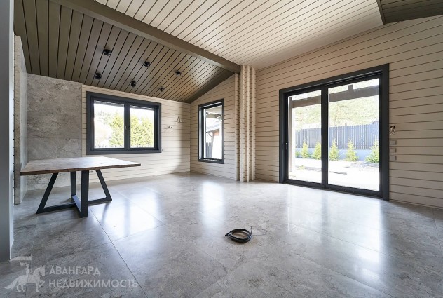 Фото Просторный и современный дом в ст Узборье-Строй  — 11