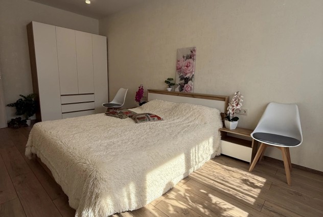 Фото Продается 2-х комн.квартира рядом ст.м. Академия Наук. — 11