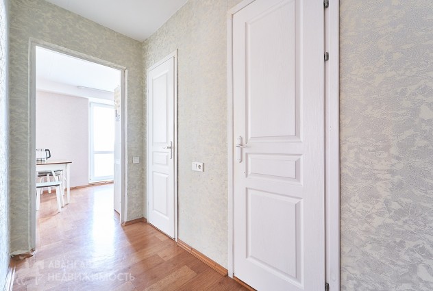 Фото Просторная 2-к квартира в спальном районе. — 7