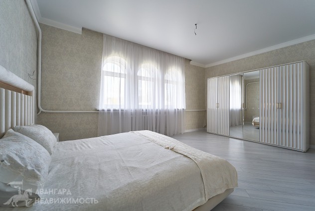 Фото В продаже коттедж с дизайнерским ремонтом в Боровлянах — 85
