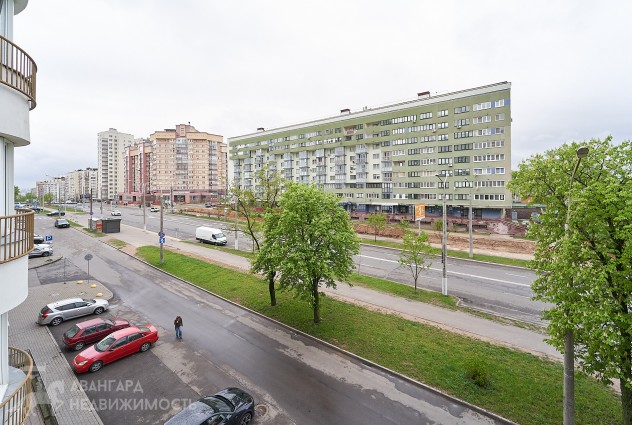 Фото 3-ком. квартира с ремонтом и паркингом — 35